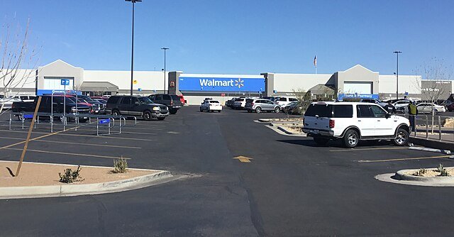 Trump Rebukes Walmart Over Tariff-Driven Price Hikes, Urges Retailer to Absorb Costs