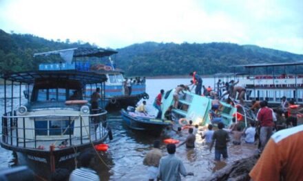 Sudden Storm Causes Tourist Boats to Capsize in Southwest China, Resulting in Multiple Fatalities and Missing